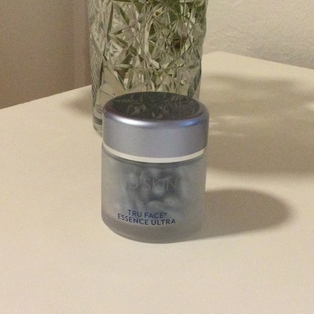Skin Tru Face Essence Ultra.
60 Capsules